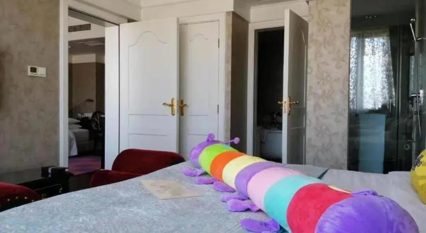 Bed in Hohhot Inner Mongolia Hotel