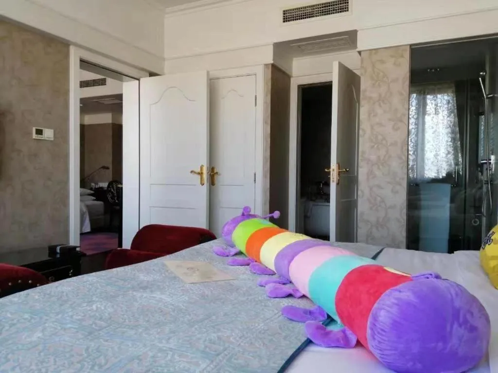 Bed in Hohhot Inner Mongolia Hotel