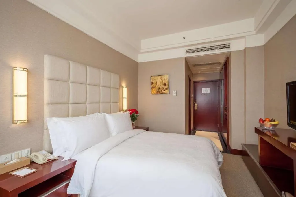 Bed in Best Western Plus Fuzhou Fortune Hotel