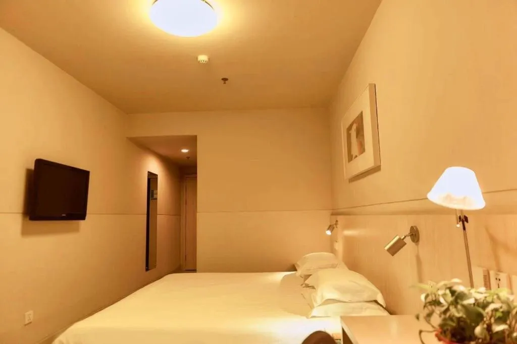 Bed in Jinjiang Inn Baotou Saihan Tara Park Youyi Street