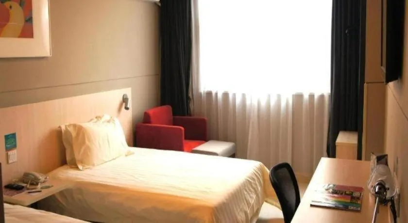 Bed in Jinjiang Inn Jinan Shimao Kuanhouli Quancheng Road