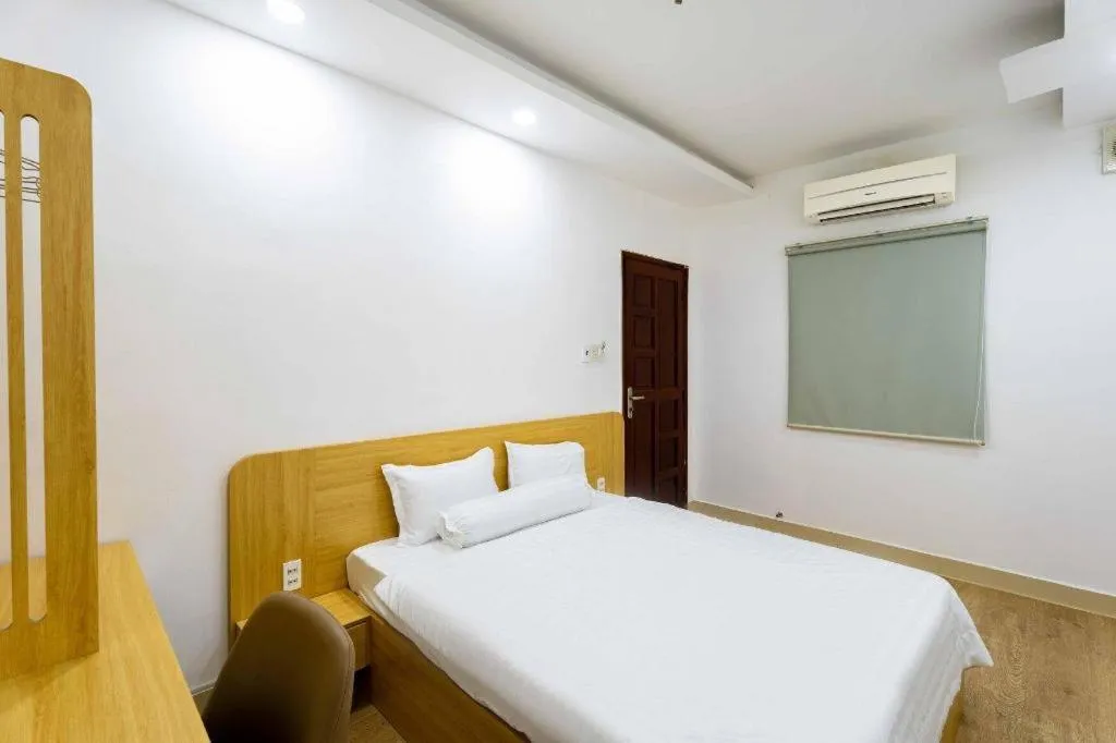 Bed in Tuan Viet Hotel Dinh Tien Hoang