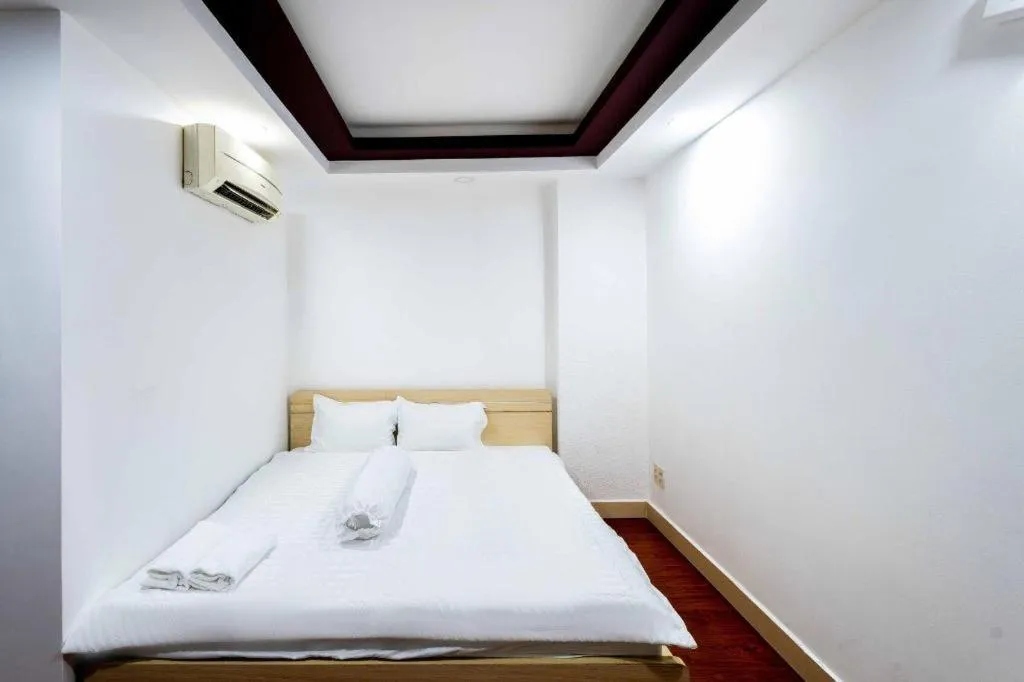 Bed in Tuan Viet Hotel Dinh Tien Hoang