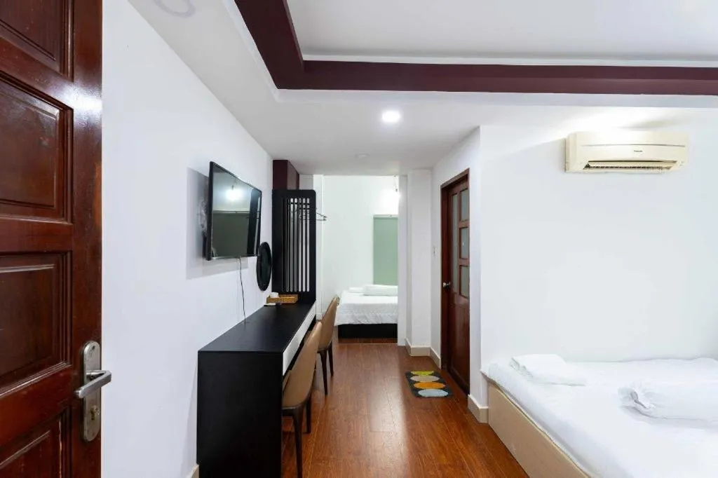 Bed in Tuan Viet Hotel Dinh Tien Hoang