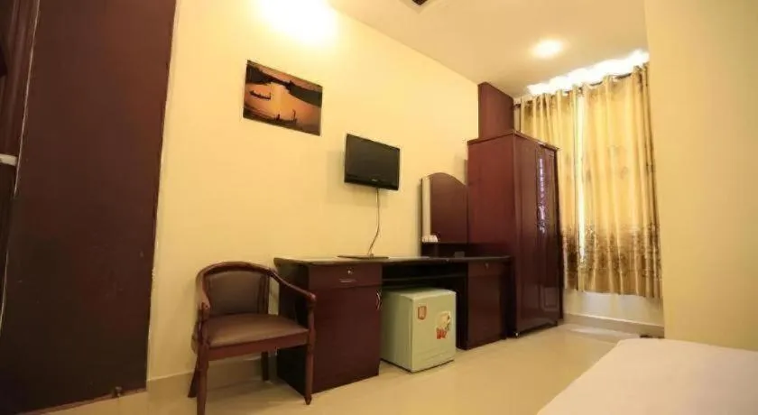 Bed in Tuan Viet Hotel Dinh Tien Hoang