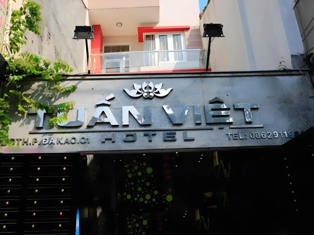 Tuan Viet Hotel Dinh Tien Hoang