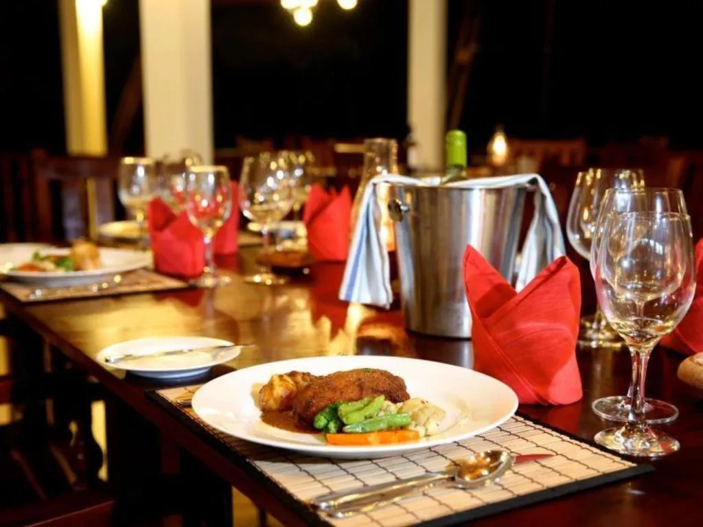 Whispering Palms Hotel