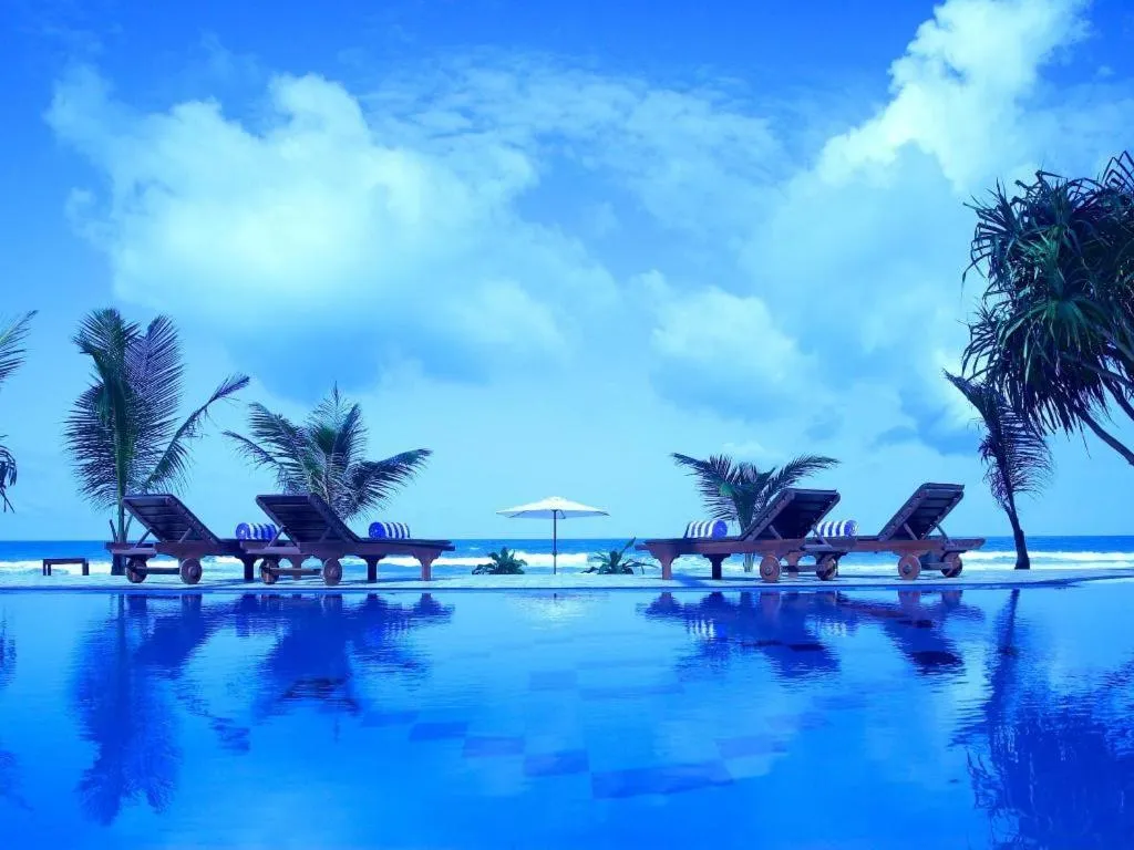 Whispering Palms Hotel