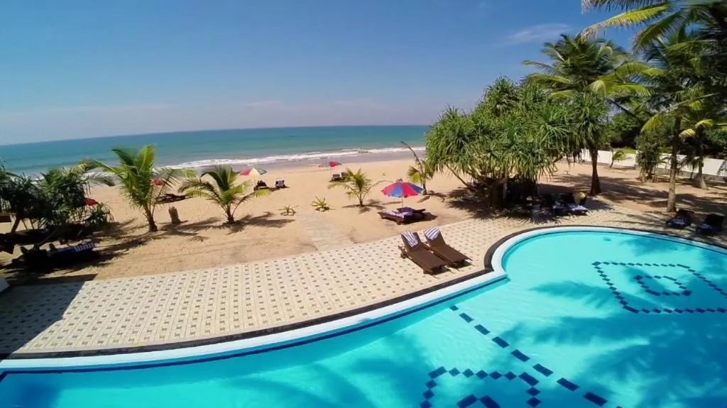 Whispering Palms Hotel