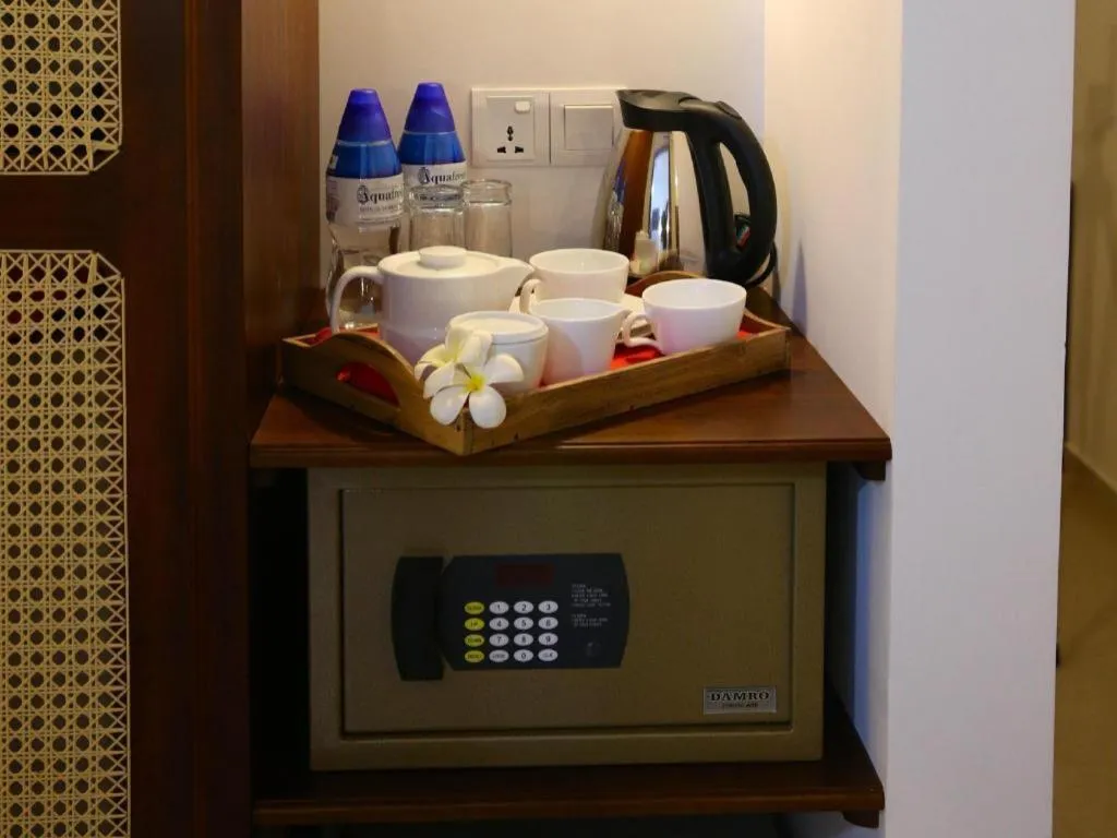 Whispering Palms Hotel