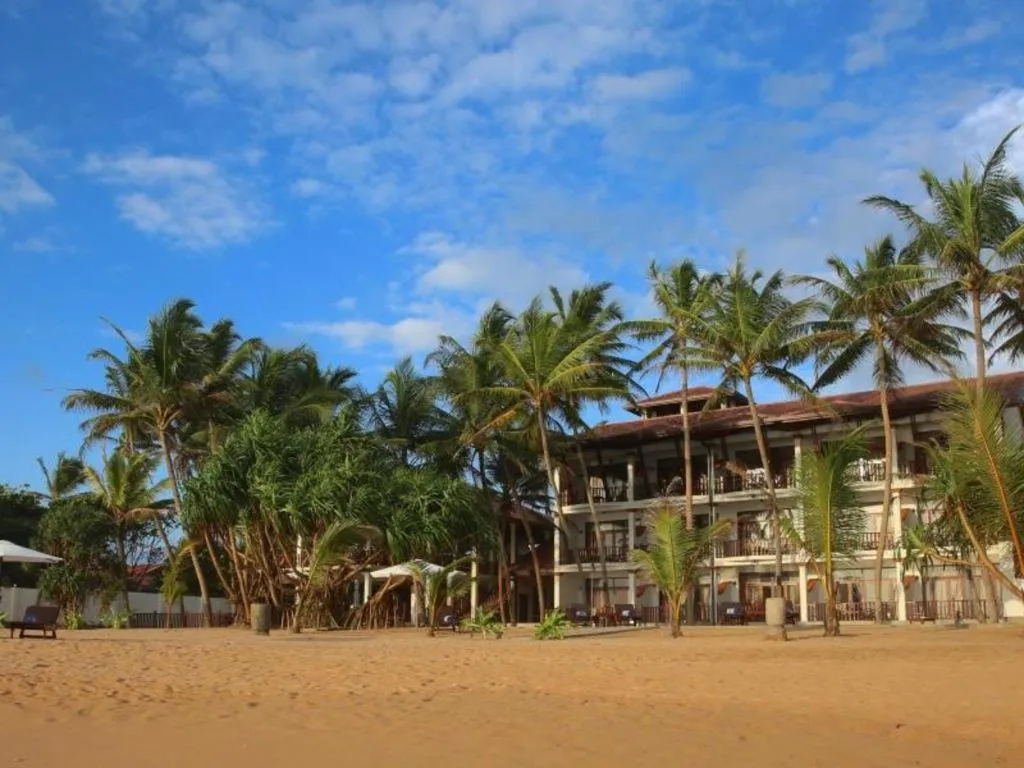 Whispering Palms Hotel