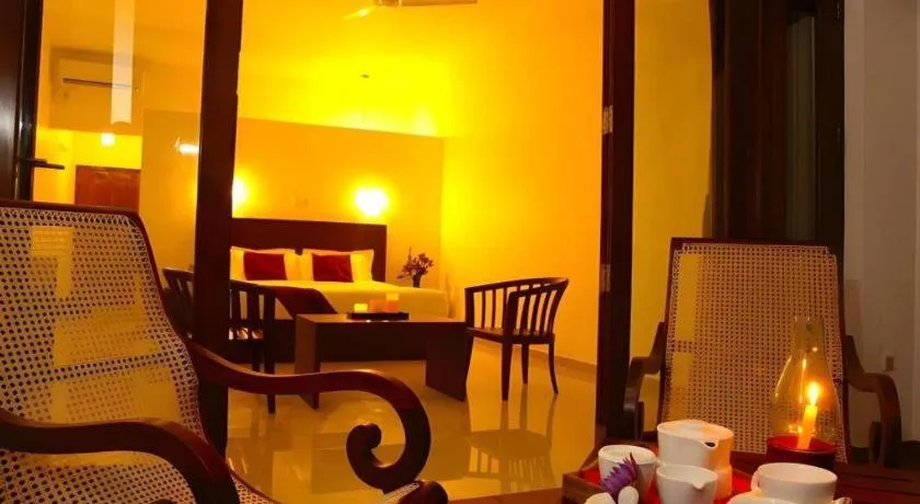 Whispering Palms Hotel