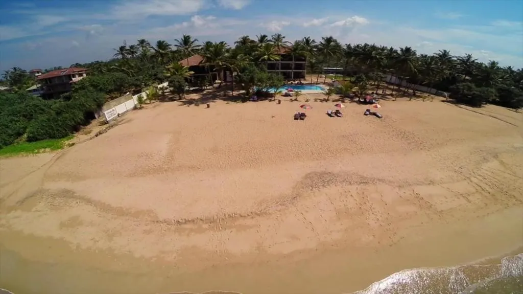 Whispering Palms Hotel