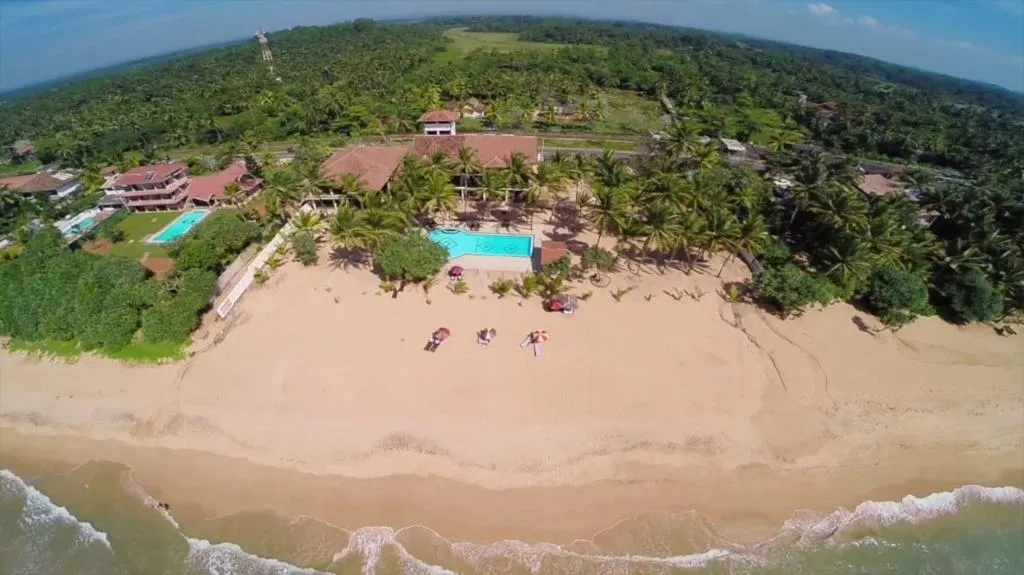 Whispering Palms Hotel