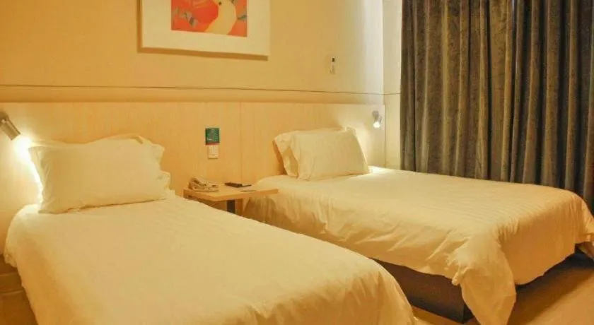 Bed in Jinjiang Inn Pingyao Branch