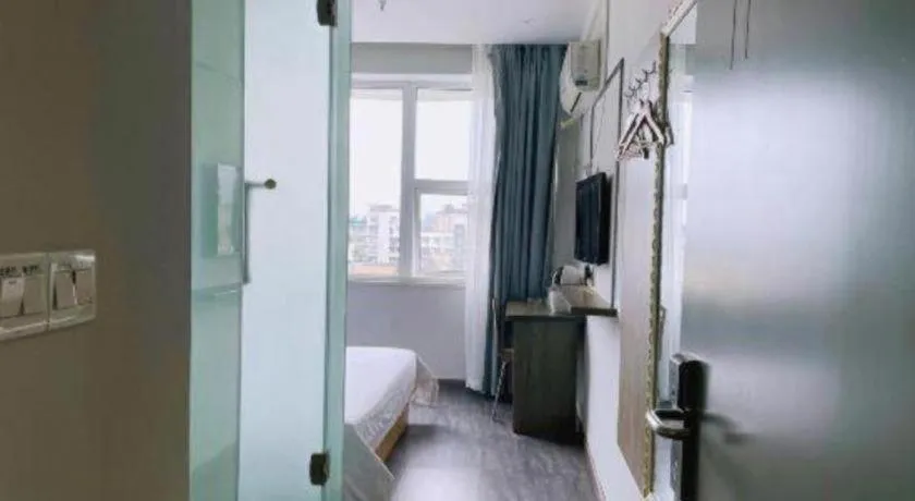 7 Days Inn Luzhou Commercial Pedestrian Street Center