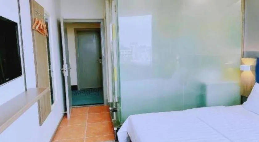 Bed in 7 Days Inn Luzhou Commercial Pedestrian Street Center