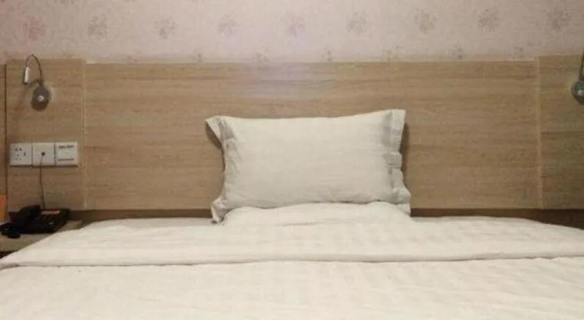 Bed in 7 Days Inn Luzhou Commercial Pedestrian Street Center