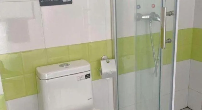 7 Days Inn Luzhou Commercial Pedestrian Street Center