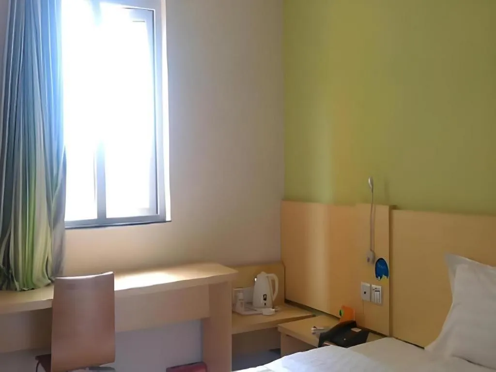 Bed in 7 Days Inn Luzhou Commercial Pedestrian Street Center