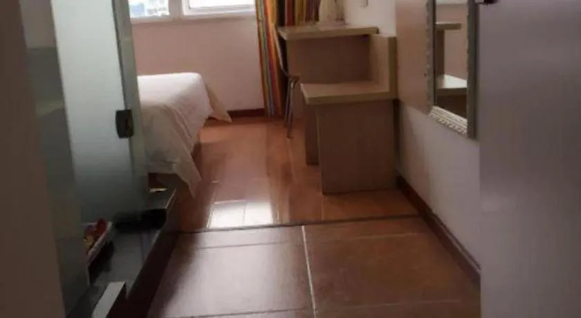 7 Days Inn Luzhou Commercial Pedestrian Street Center