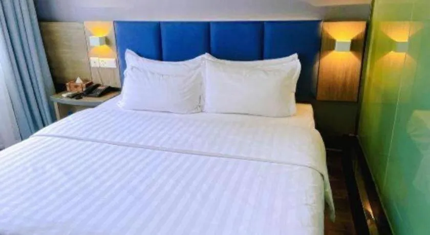 Bed in 7 Days Inn Luzhou Commercial Pedestrian Street Center