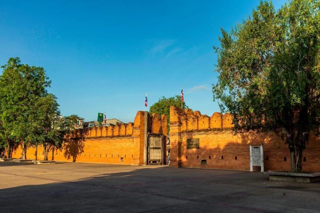 OYO 768 First Station Hotel