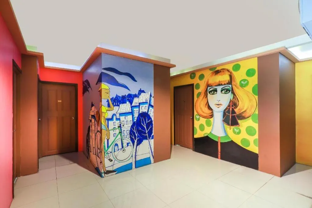 OYO 768 First Station Hotel