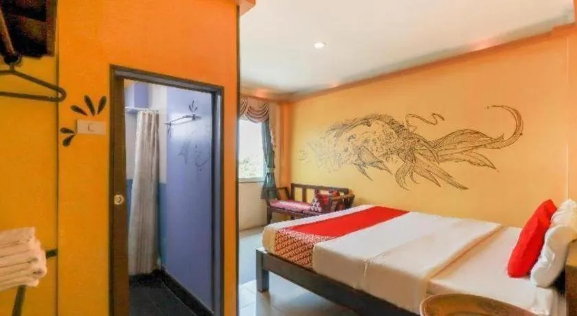 Bed in OYO 768 First Station Hotel