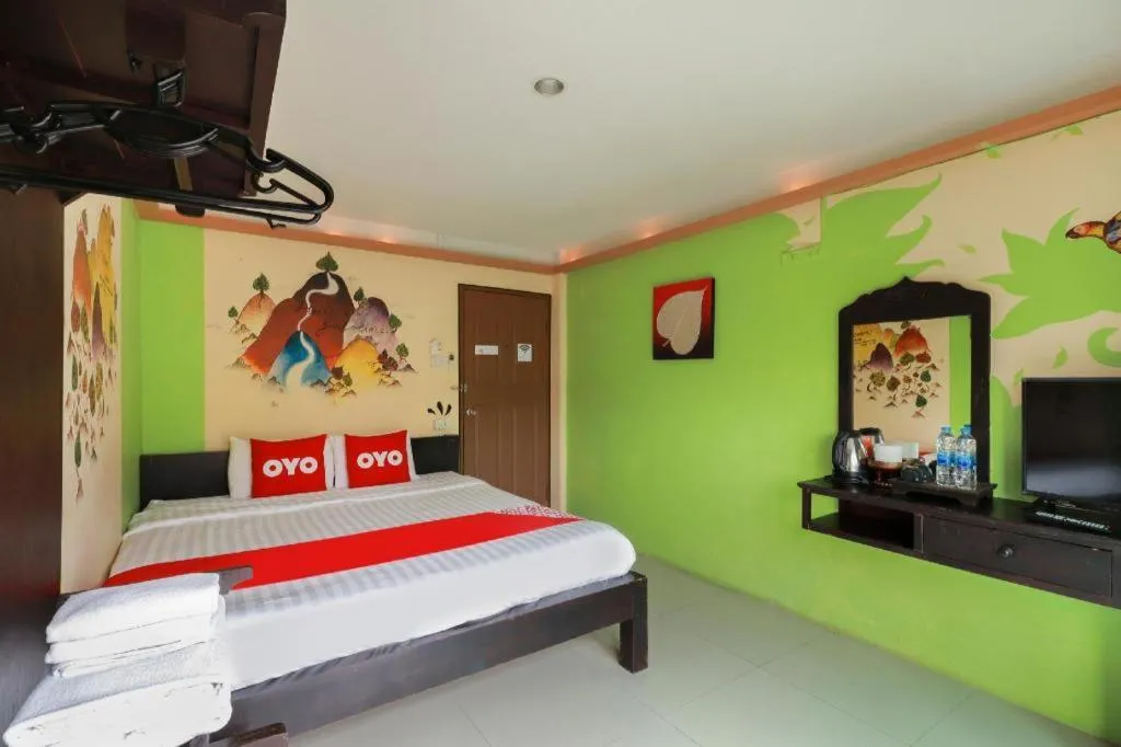 Bed in OYO 768 First Station Hotel