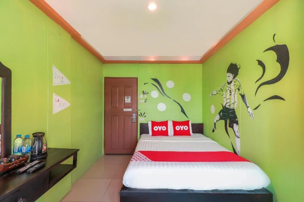 Bed in OYO 768 First Station Hotel