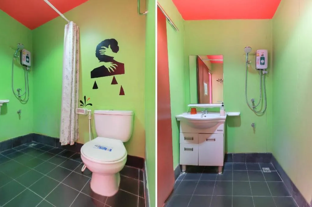 OYO 768 First Station Hotel