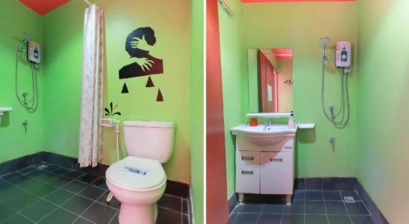 OYO 768 First Station Hotel