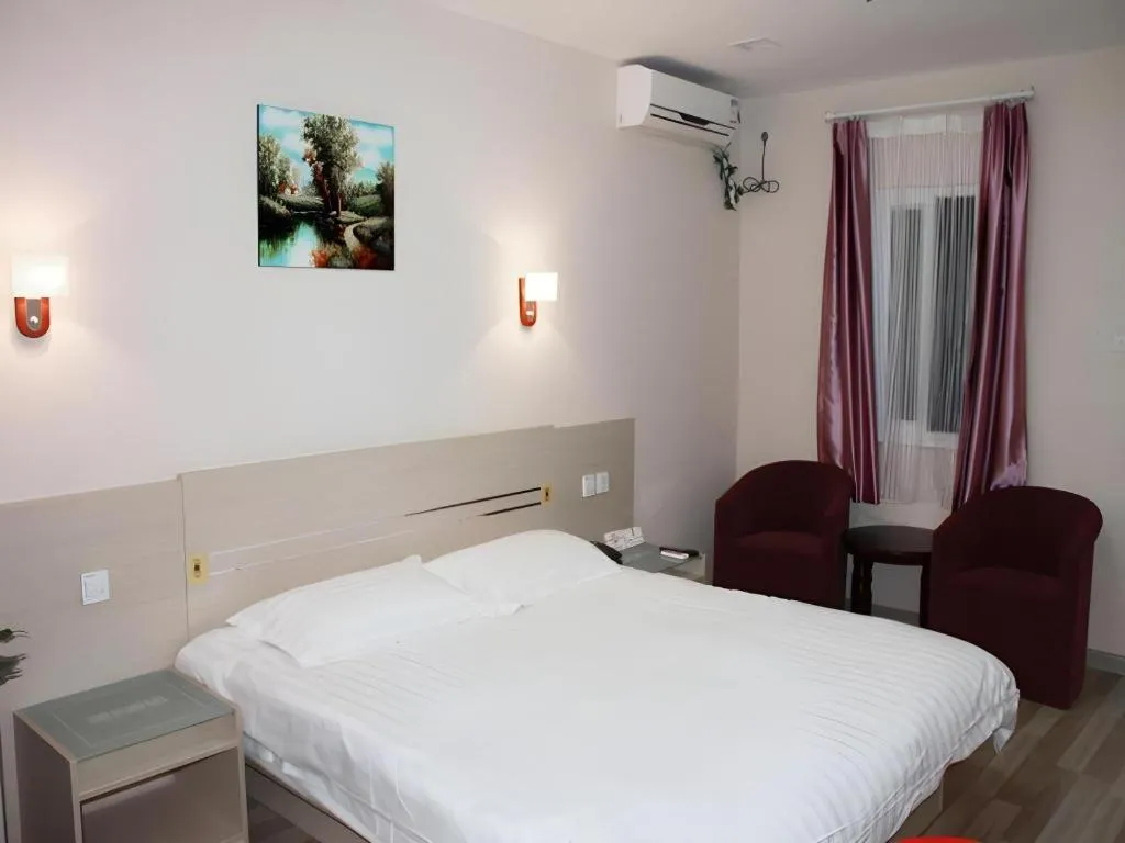 Bed in 7 Days Inn Zhenjiang Jiangsu University