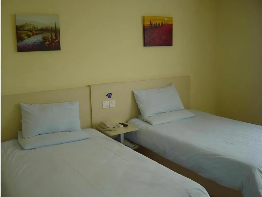 Bed in 7 Days Inn Zhenjiang Jiangsu University