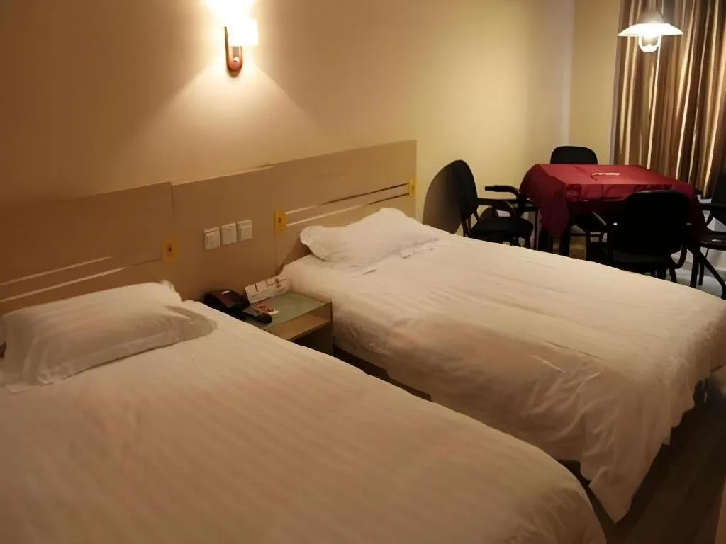 Bed in 7 Days Inn Zhenjiang Jiangsu University