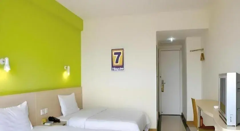 Bed in 7 Days Inn Wuhan University of Technology Mafangshan Metro Station Bed in 7 Days Inn Wuhan University of Technology Mafangshan Metro Station