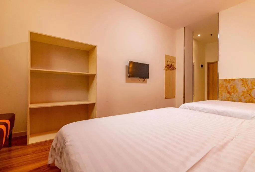 Bed in 7 Days Inn Tianjin Changhong Park Metro Station