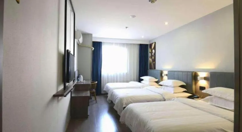 Bed in 7 Days Inn Tianjin Railway Station