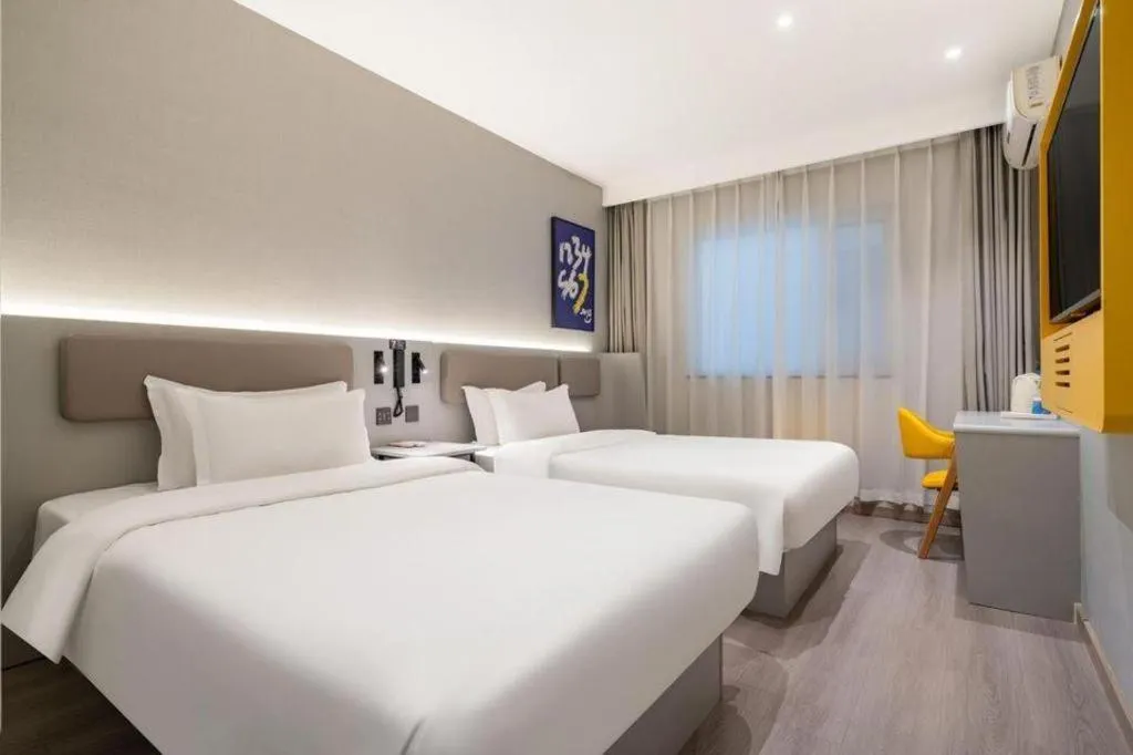 Bed in 7 Days Inn Tianjin Railway Station