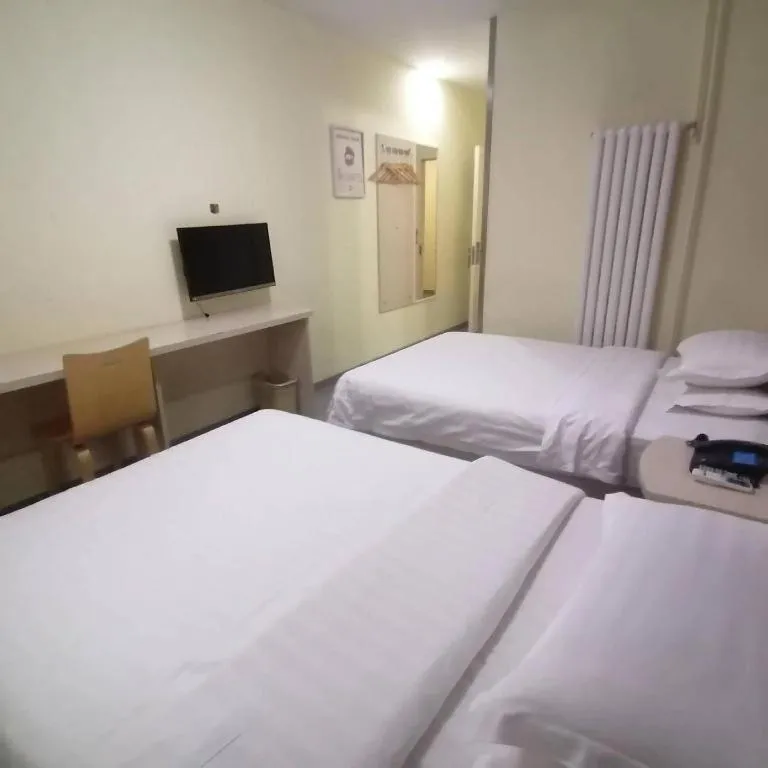 Bed in 7 Days Inn Tianjin Railway Station