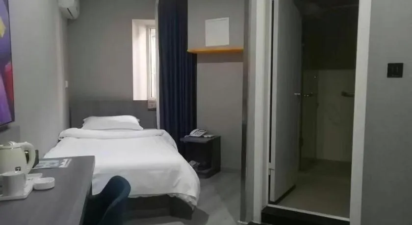 Bed in 7 Days Inn Tianjin Railway Station