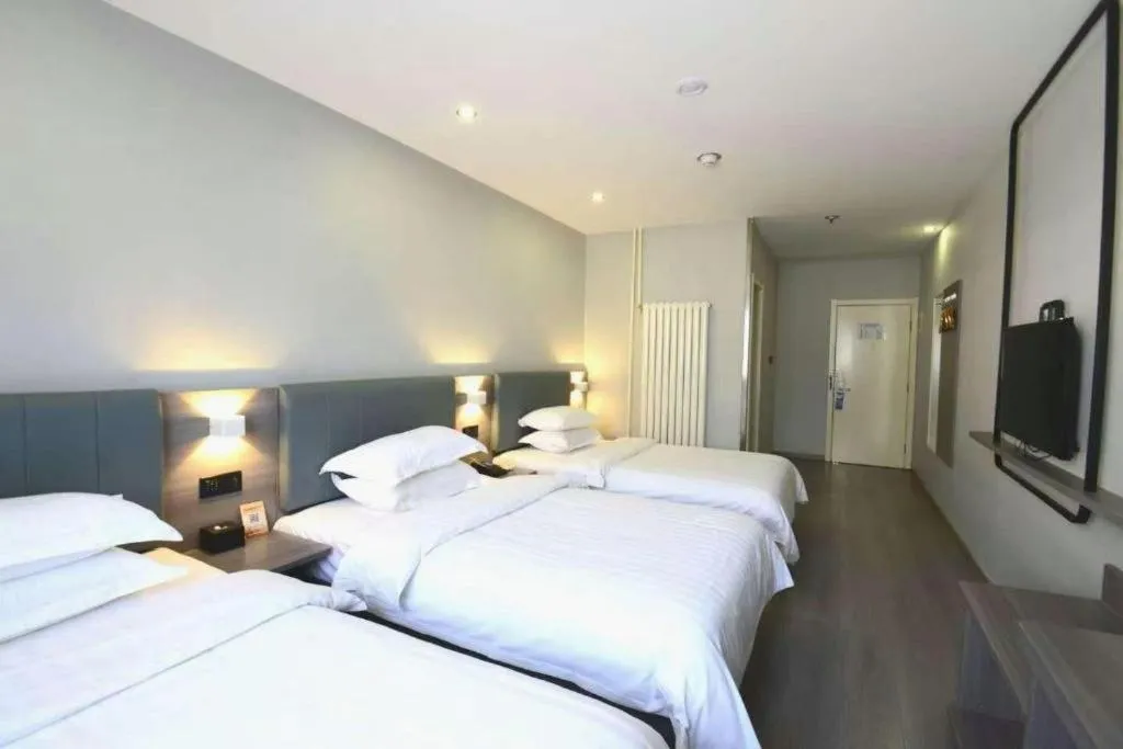 Bed in 7 Days Inn Tianjin Railway Station