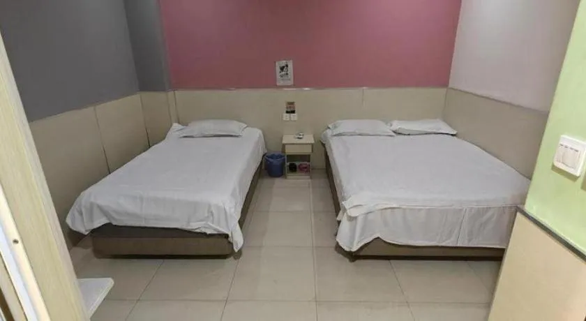 Bed in 7 Days Inn Tianjin Railway Station
