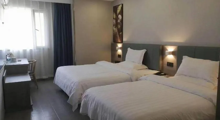 Bed in 7 Days Inn Tianjin Railway Station