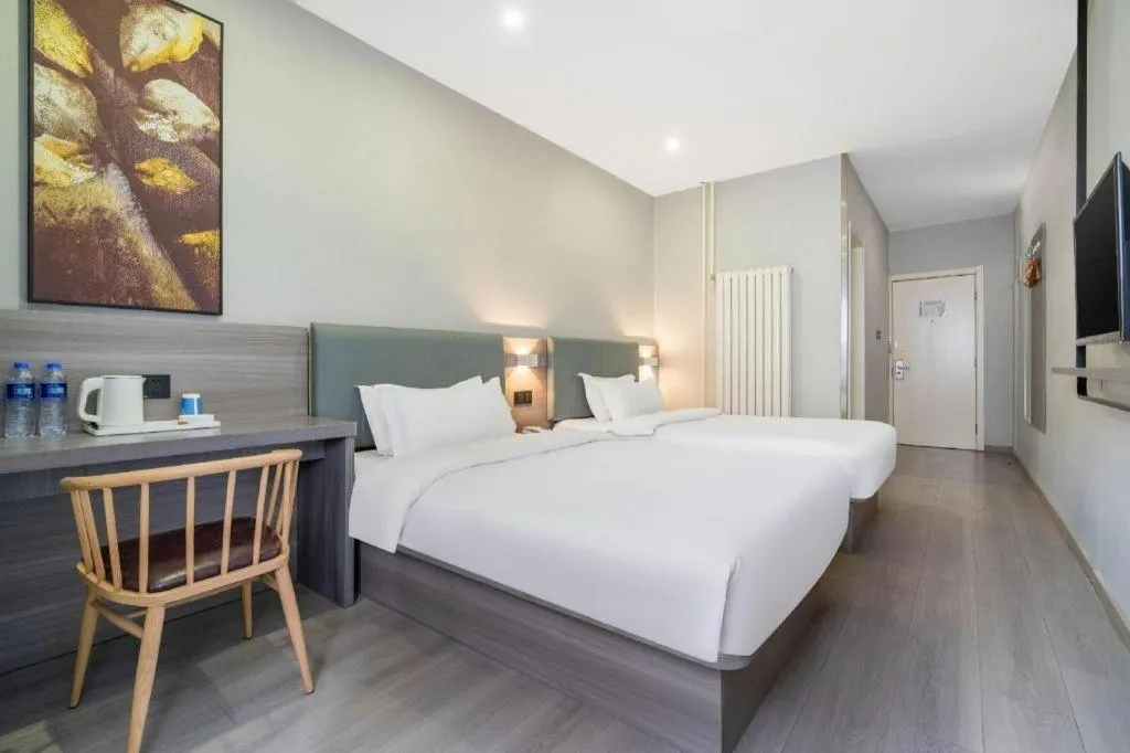 Bed in 7 Days Inn Tianjin Railway Station