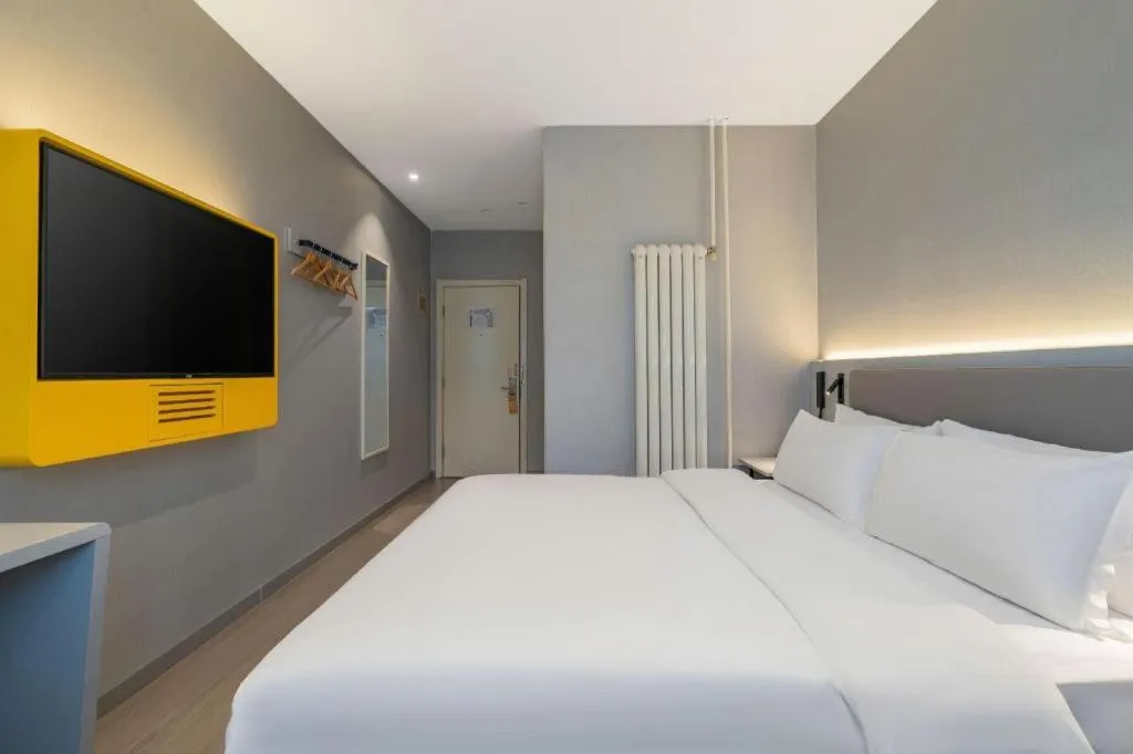 Bed in 7 Days Inn Tianjin Railway Station