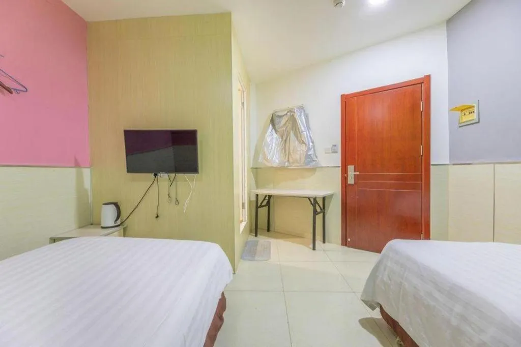 Bed in 7 Days Inn Tianjin Railway Station