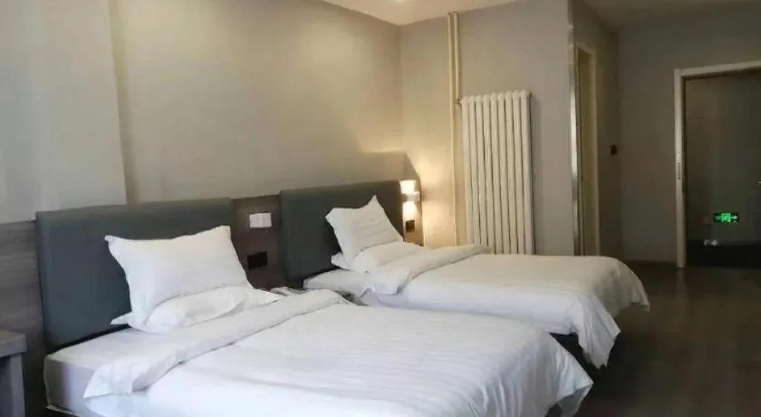 Bed in 7 Days Inn Tianjin Railway Station