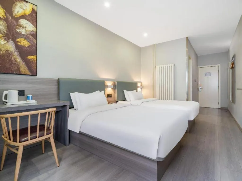 Bed in 7 Days Inn Tianjin Railway Station